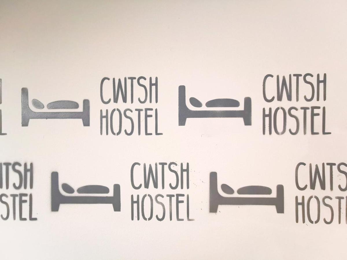 Cwtsh Hostel Суонси Экстерьер фото